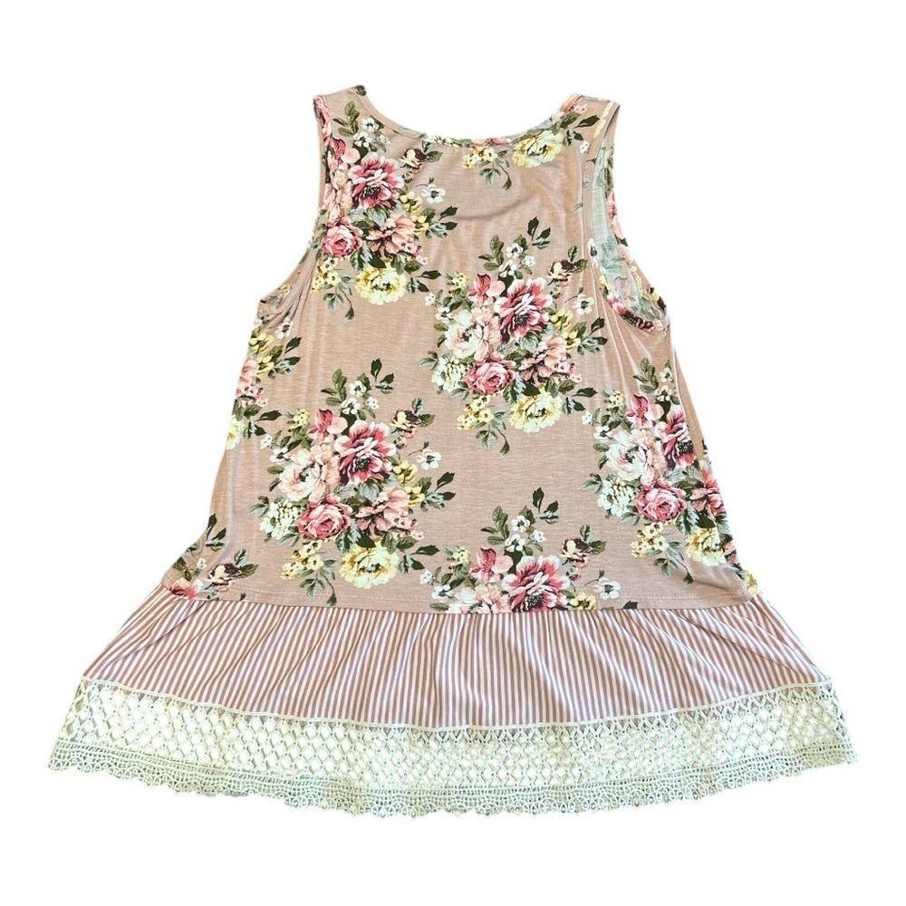 Boutique Floral Sleeveless Top with Lace Trim - Picture 2 of 5